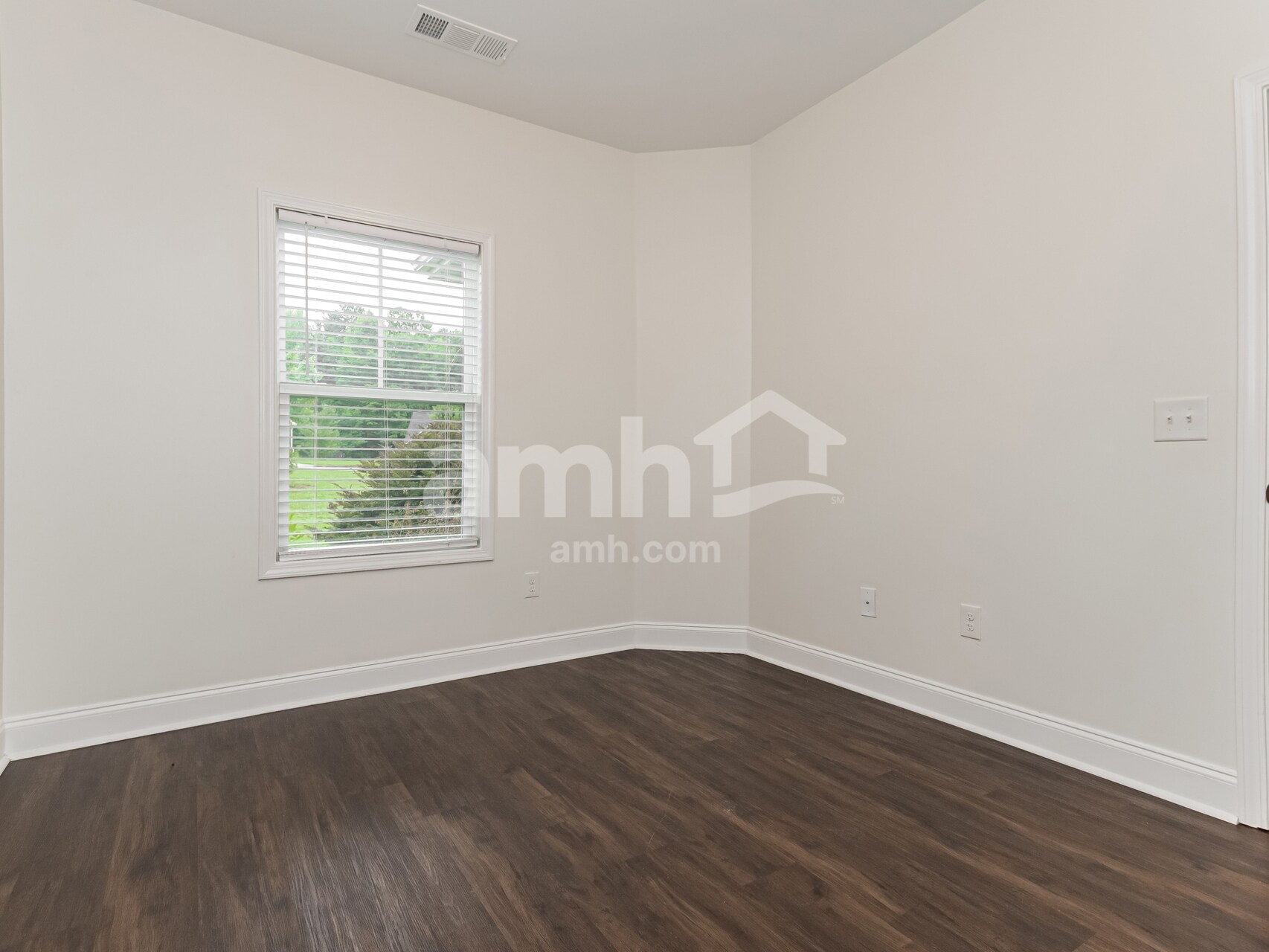 Building Photo - 121 Coulter Woods Dr