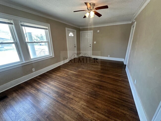 Building Photo - Rent $895 -5646 Lydia Ave, Kansas City, MO...