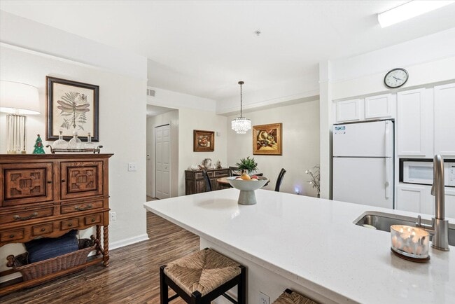 Building Photo - 2801 Chancellorsville Dr