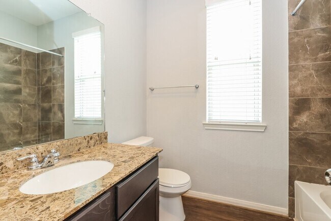 Building Photo - 320 Terra Vis Cir
