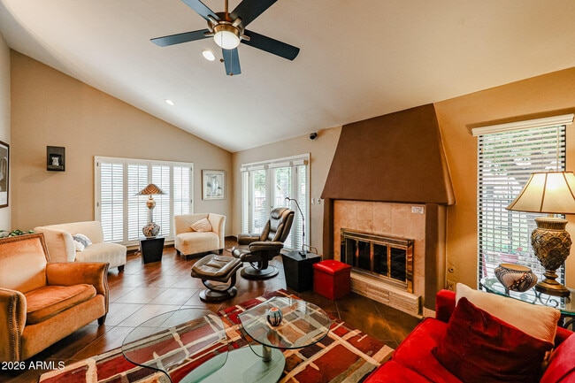 Building Photo - 7720 N Pinesview Dr