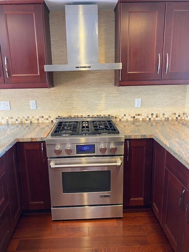 Building Photo - 5648 Slicers Cir
