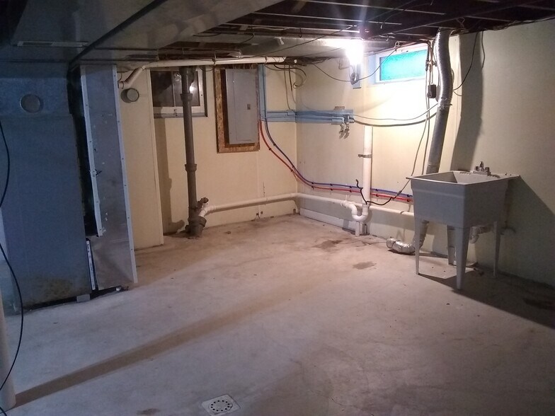 Basement Utility Area - 2105 Eastlawn Pkwy
