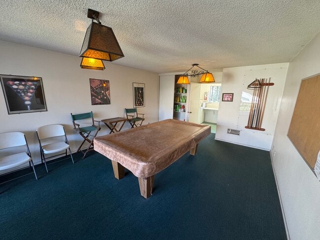 Building Photo - Beautifully Updated 2 Bed, 2 Bath Condo in...