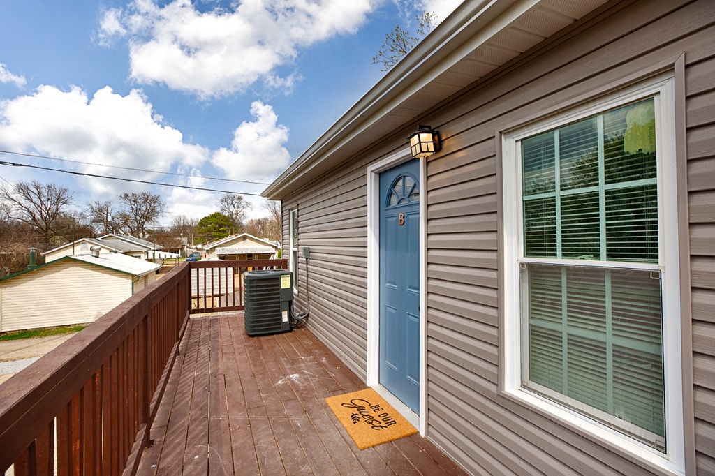 Building Photo - 505 Ward Ave NE