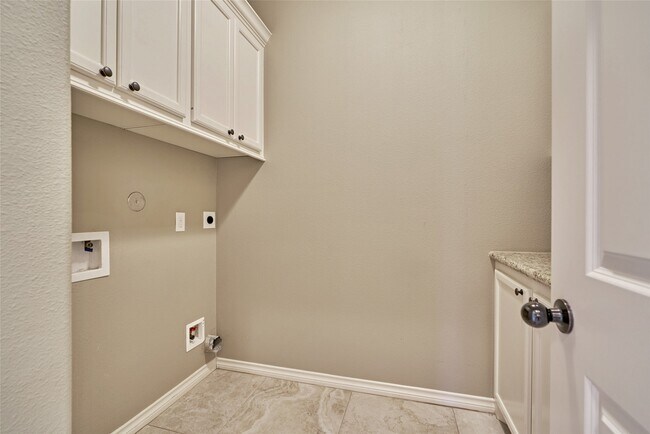 Building Photo - 201 Bessie Price Owen Dr