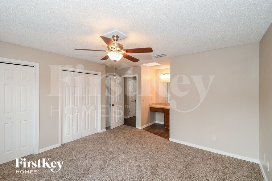 Building Photo - 1591 Twin Oak Dr W