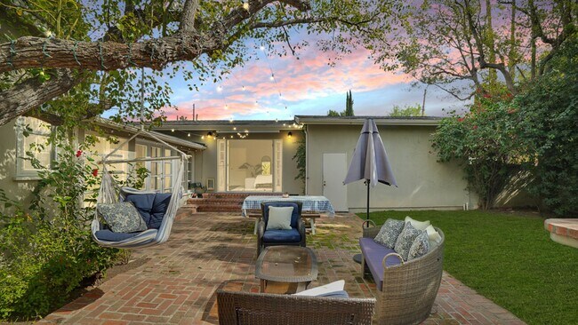 Building Photo - FALL IN LOVE with Ranch Style Living!