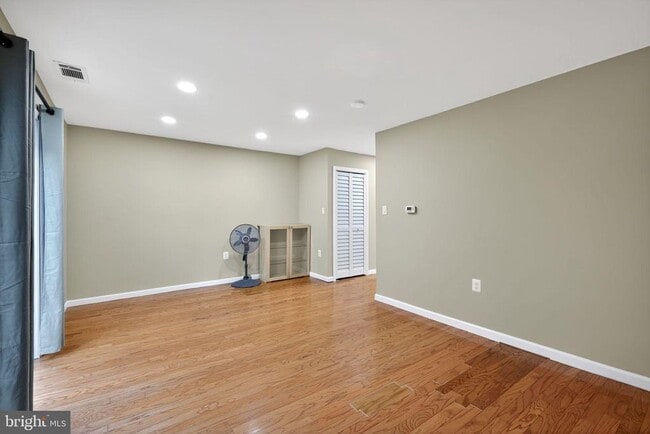Building Photo - 680 Azalea Dr