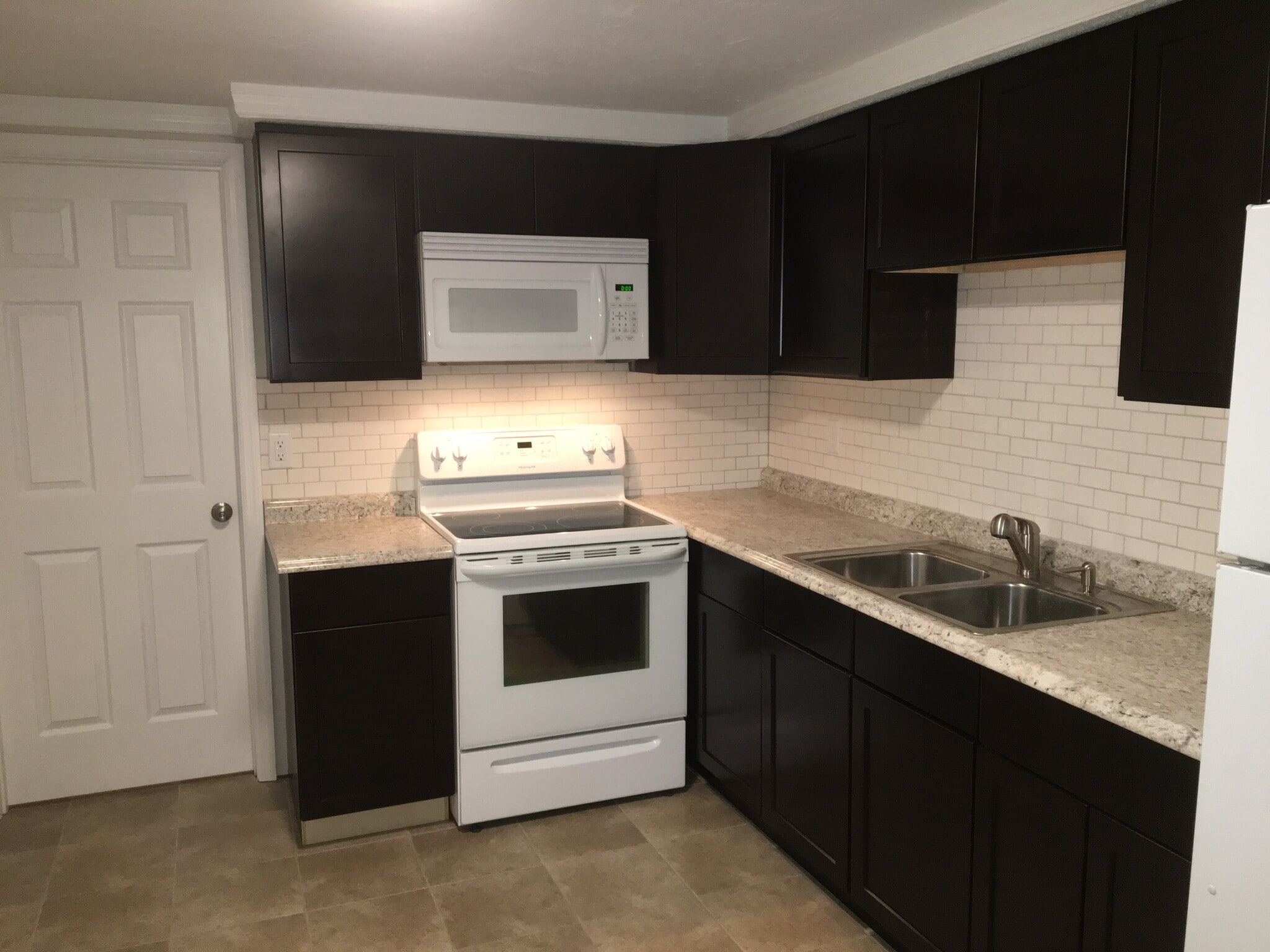 Building Photo - 1027 Hagle Park Rd