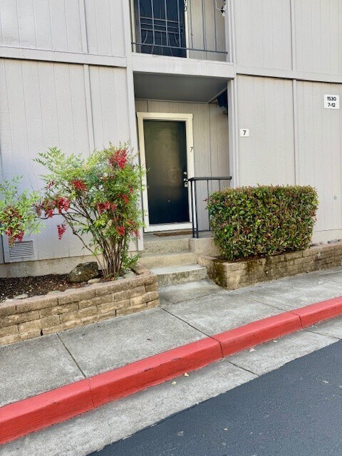 Building Photo - 1530 Sunnyvale Ave