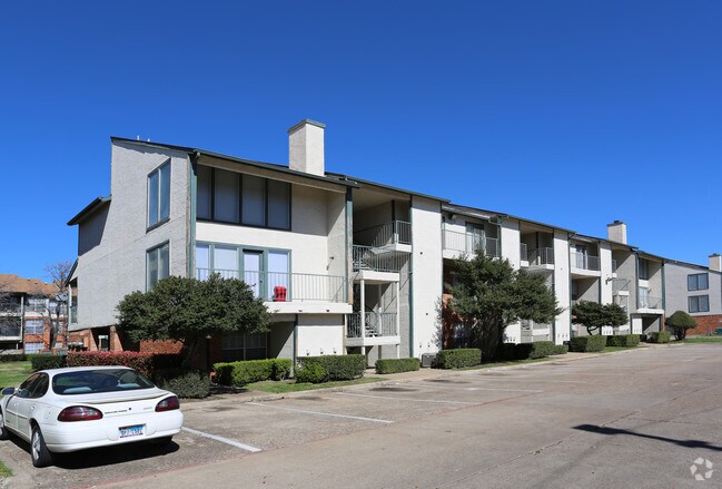 Building Photo - Cadence