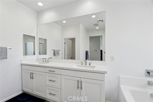 Building Photo - 25220 Golden Maple Dr