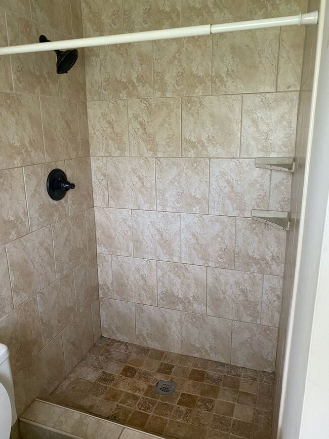 Building Photo - 3 bedroom home in Greenwood!