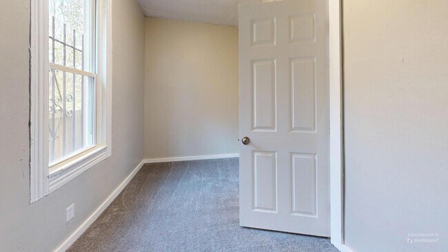 Building Photo - Clark / Fulton Area - 4 Bedrooms - Single ...