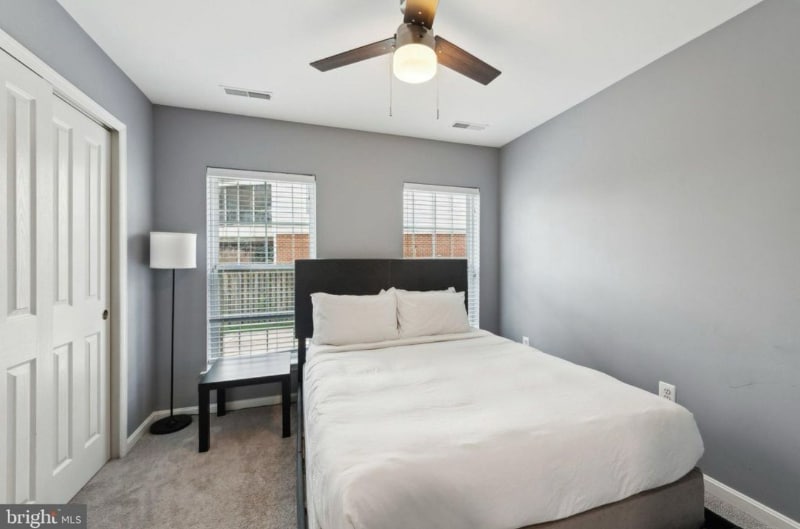 Building Photo - 401 Woodcrest Dr SE