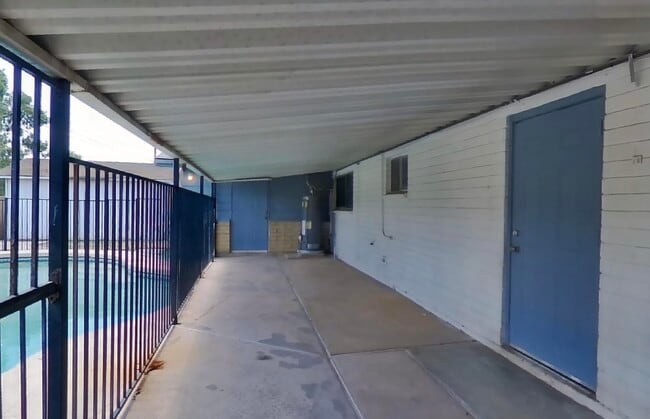 Building Photo - Rebekah Ritter