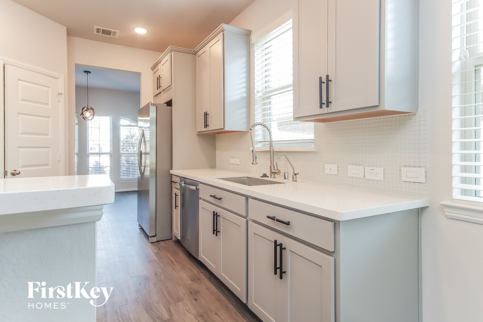 Building Photo - 4820 La Piedra Ln