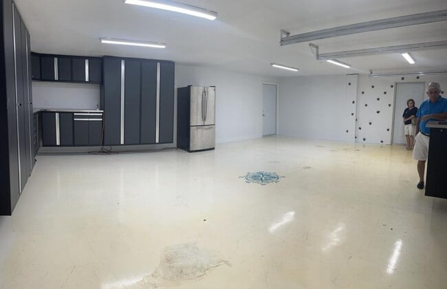 Building Photo - 1623 Venetian Dr