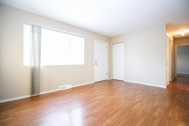 Building Photo - 2038 Airline Ave