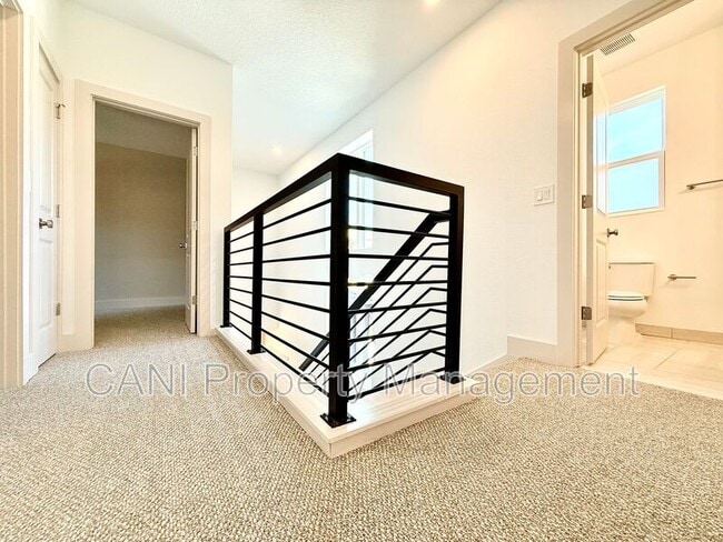 Building Photo - 728 Ellwood Ave