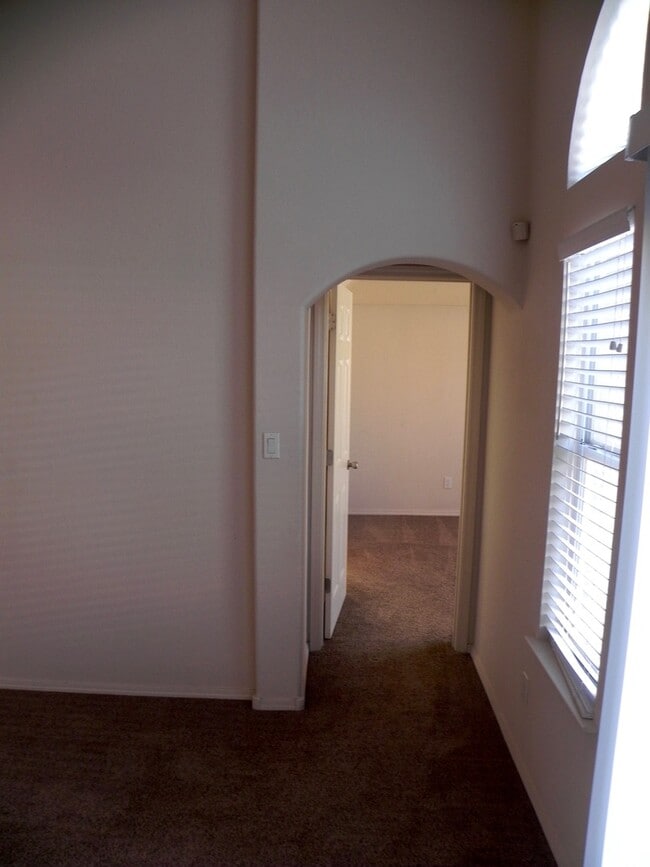 Building Photo - Great Single Story Home In Highly Desirabl...