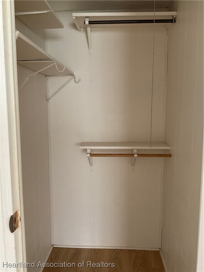 Building Photo - 4807 Mundell Ave