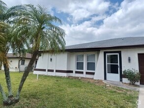 Building Photo - 456 SE 17th Ave