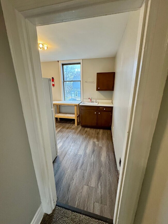 Building Photo - 111 S Ohio St