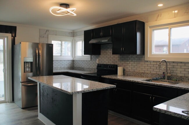 Building Photo - 9387 Mink St SW