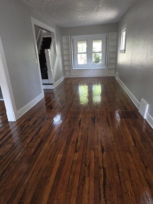 Building Photo - 1286 Beach Ave