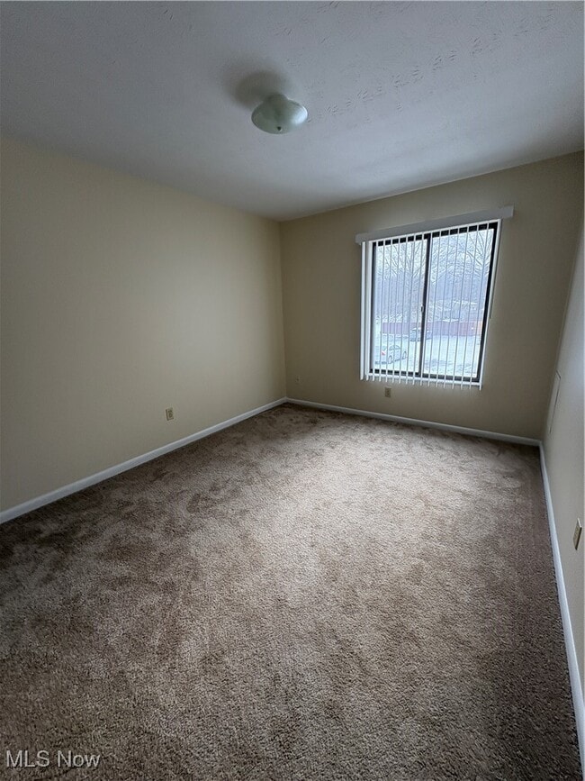 Building Photo - 2358 Echo Valley Dr