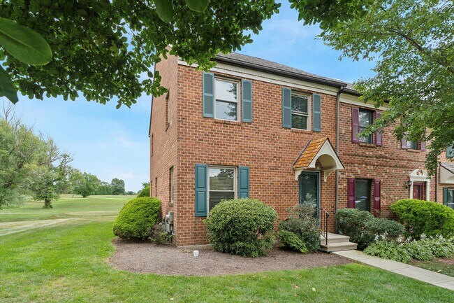 Building Photo - 214 Troon Ct