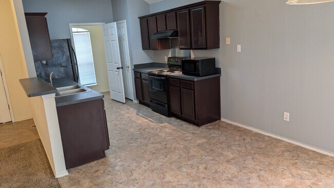 Building Photo - 7418 Fairfield Dr