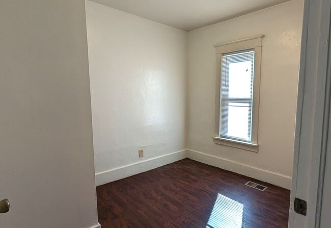 Building Photo - 2901 Temple St