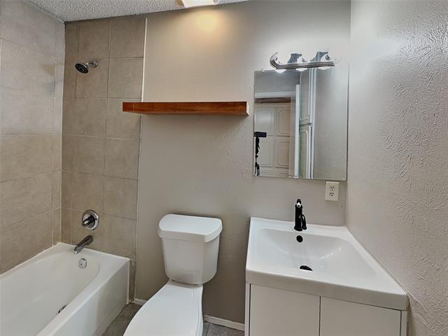 Building Photo - 701 Admiralty Way