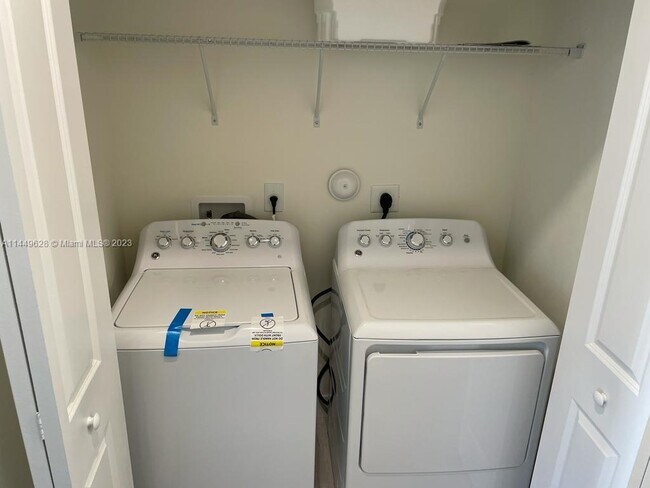 Building Photo - 4657 NW 83rd Pky