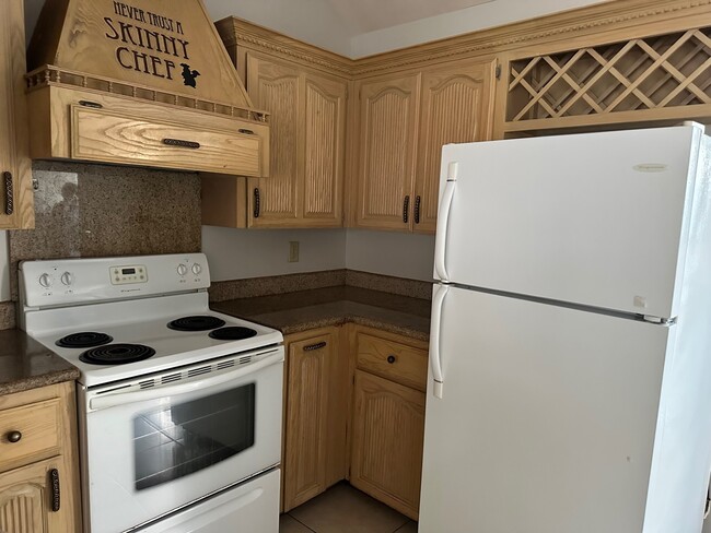 KITCHEN - 2109 N Erica St