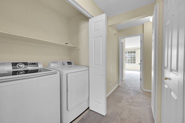 Building Photo - $2,670.95 - 2-bed. 2.5-bath Townhome in Westminster with In Unit Laundry!