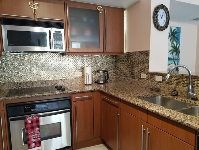 Building Photo - 2080 S Ocean Dr