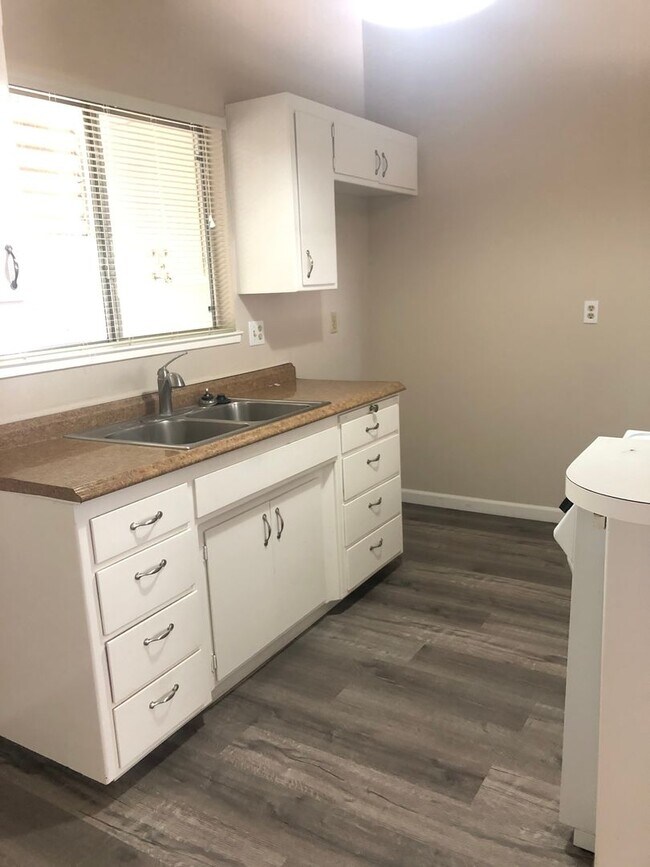 Building Photo - 1413/1415 Topaz Way