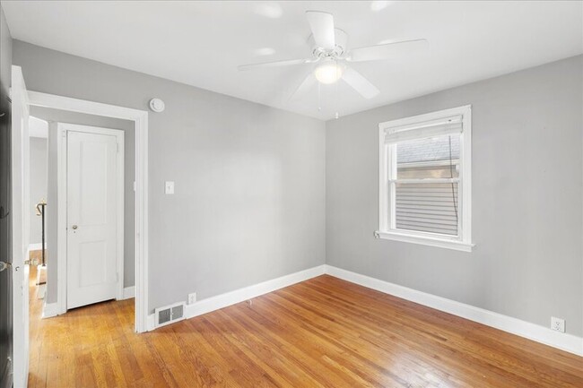 Building Photo - 51 George St