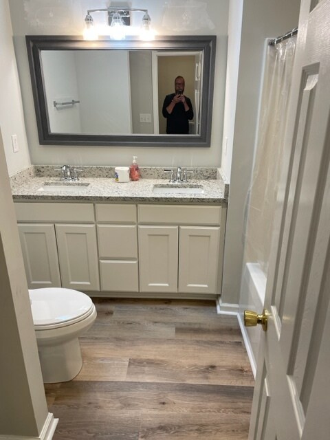 Building Photo - 2345-23E2 Vineyard Dr