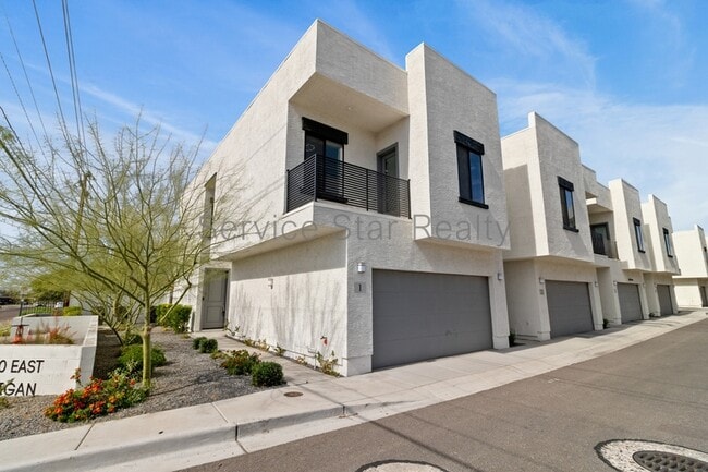 Building Photo - 2030 East Michigan Ave