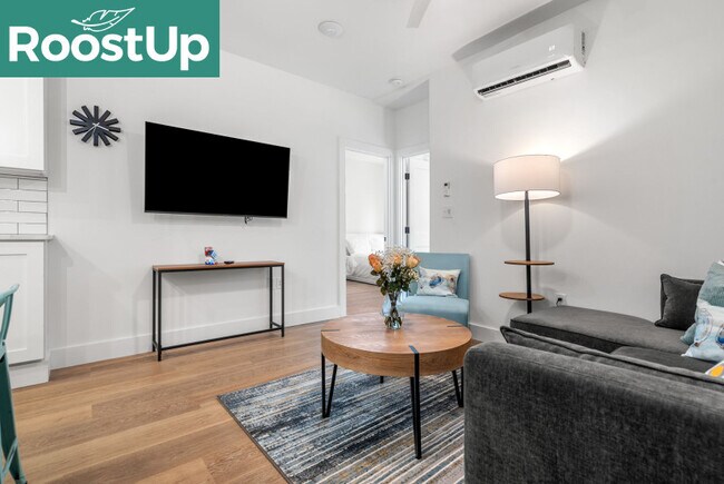 Building Photo - Furnished Bedroom with Private Bath in South Boston