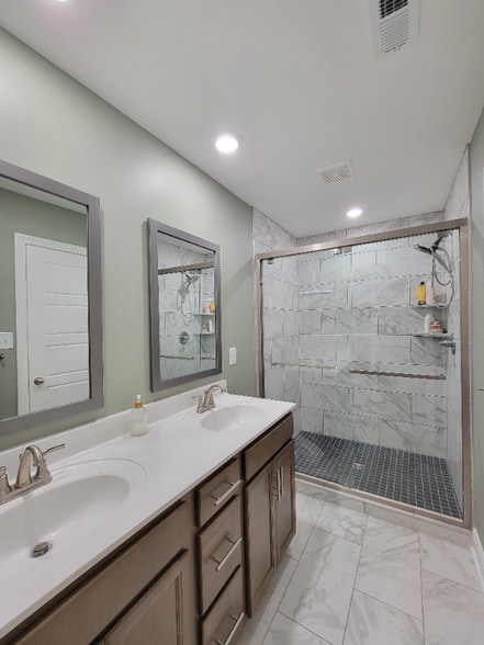 Building Photo - 2373 Bridgeport Wy