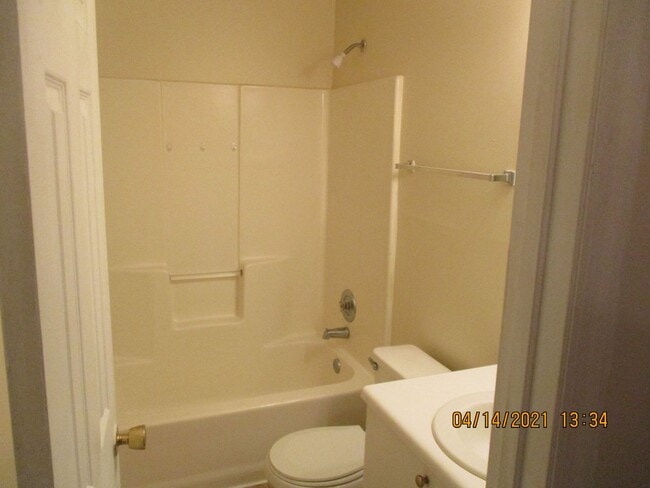 Building Photo - 900 9th Ave