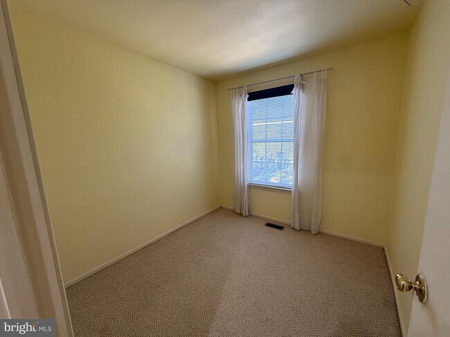 Building Photo - 4711 Leyden Way