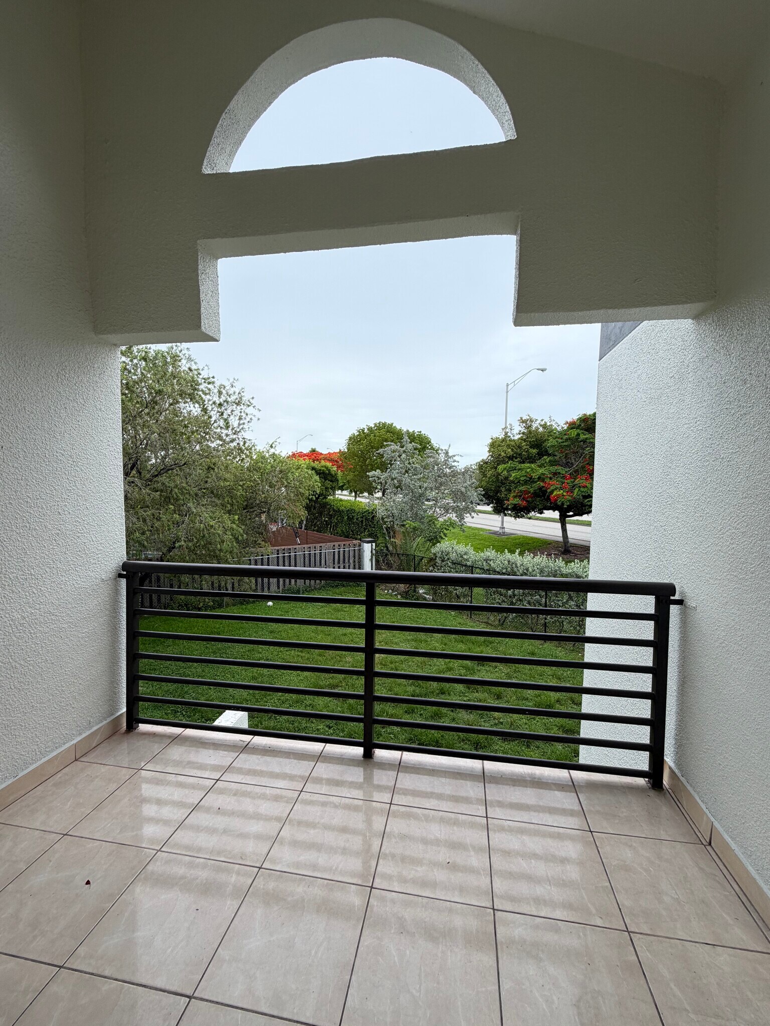 Building Photo - 9711 Fontainebleau Blvd