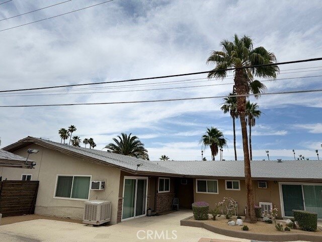 Building Photo - 685 E Vista Chino